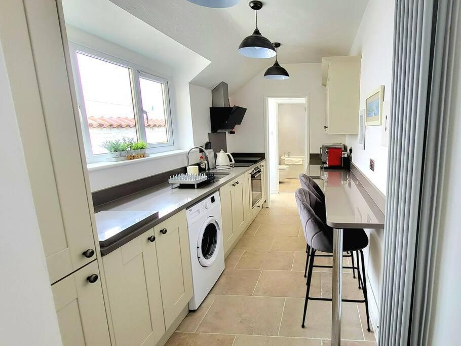 Bosun'S Cottage Luxury Stay In The Heart Of Town Weymouth Exteriör bild
